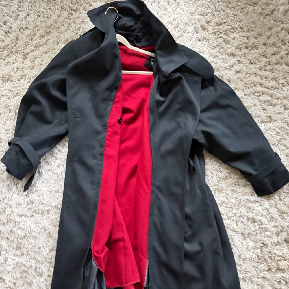 Pelle Pelle Gallery Elegant Black Trench Coat with Vibrant Red Interior size 16